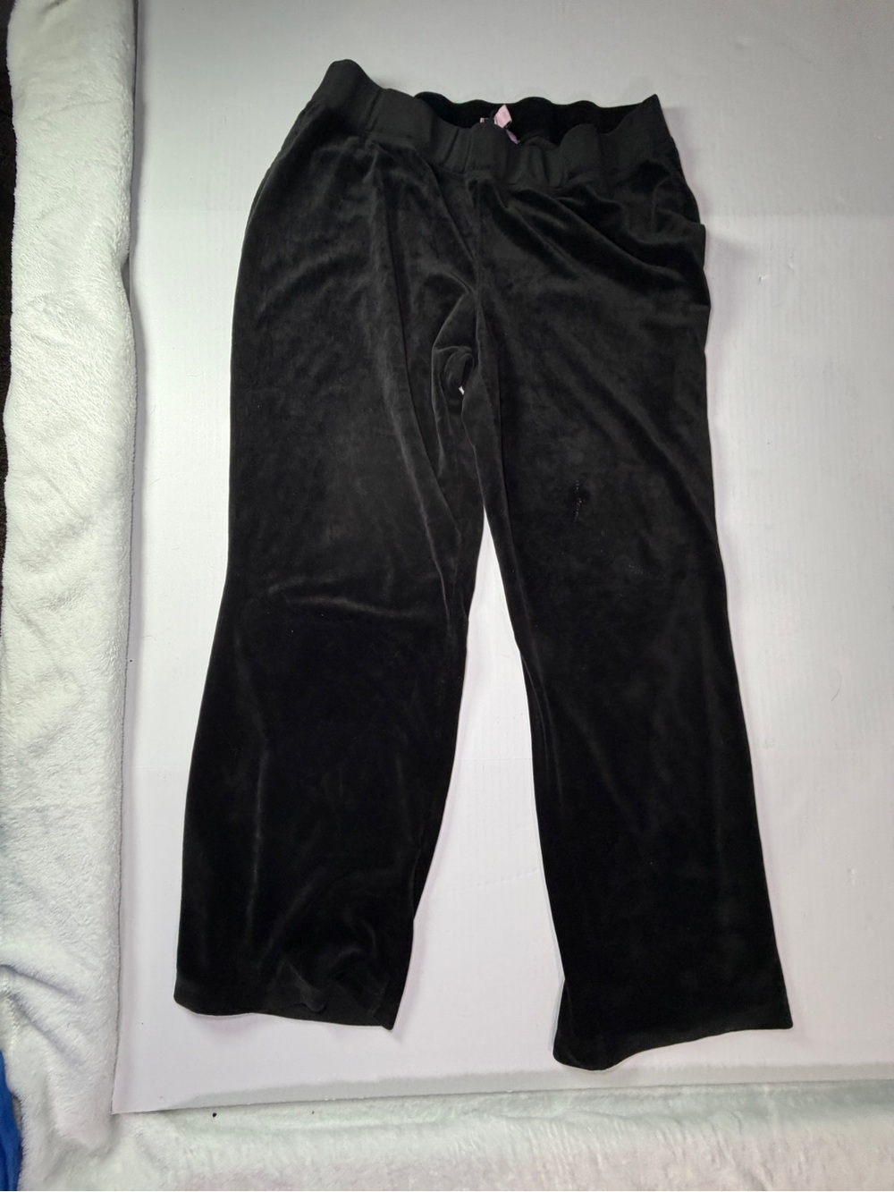 Y2K-inspired Juicy Couture Black Velour Pants • Size XL